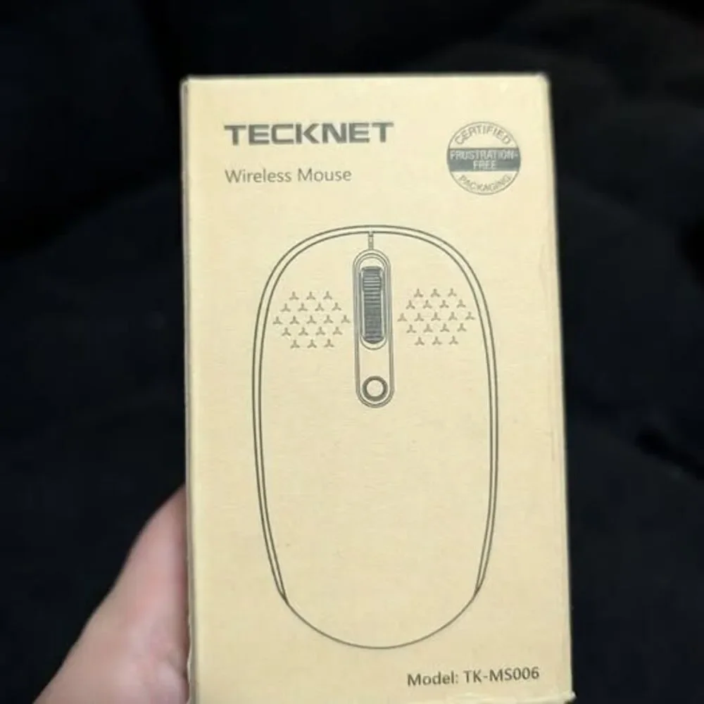 Pair of bluetooth mice